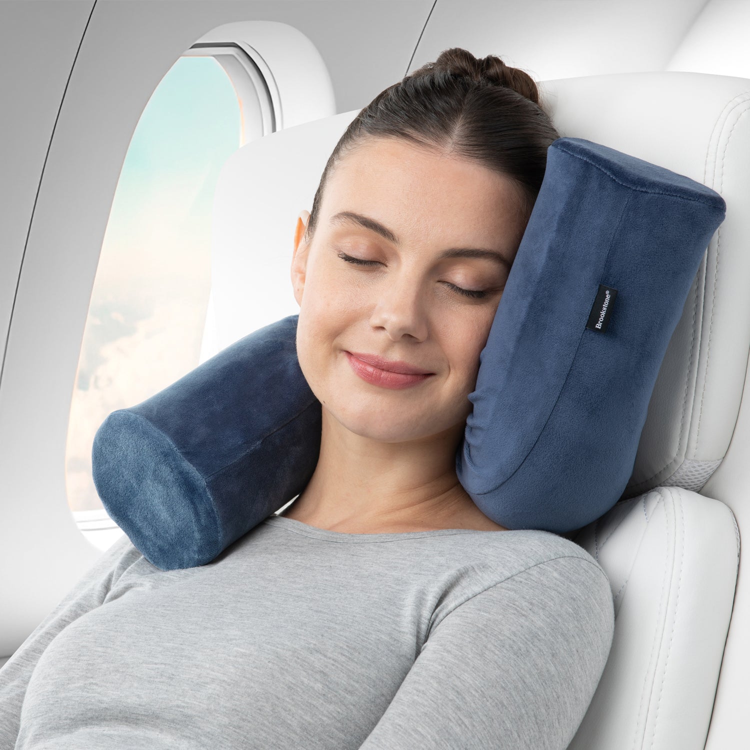 SUPPLY ACCESSORIES Brookstone Free Form Memory Foam Neck Pillow in Blue