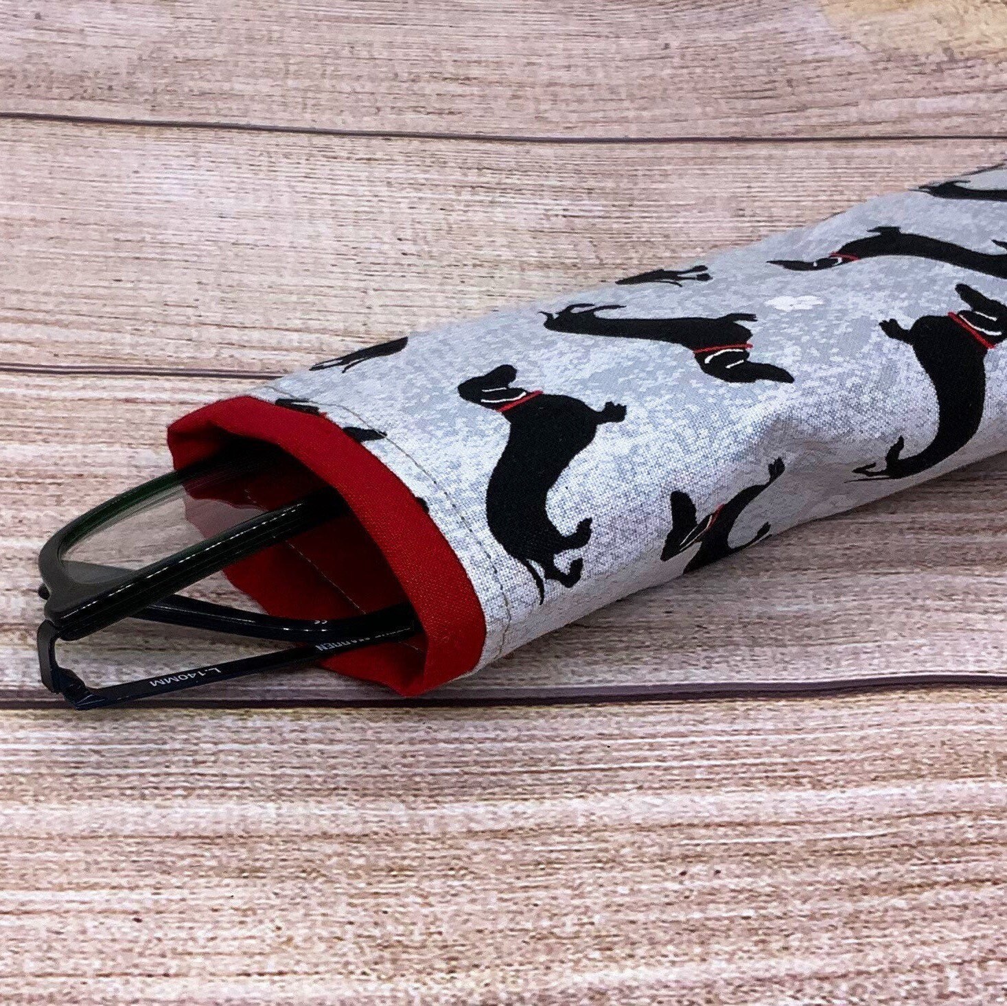 Dachshund - Soft Eye Glass Case/Holder For Eyeglasses, Sun Glasses Or Reading