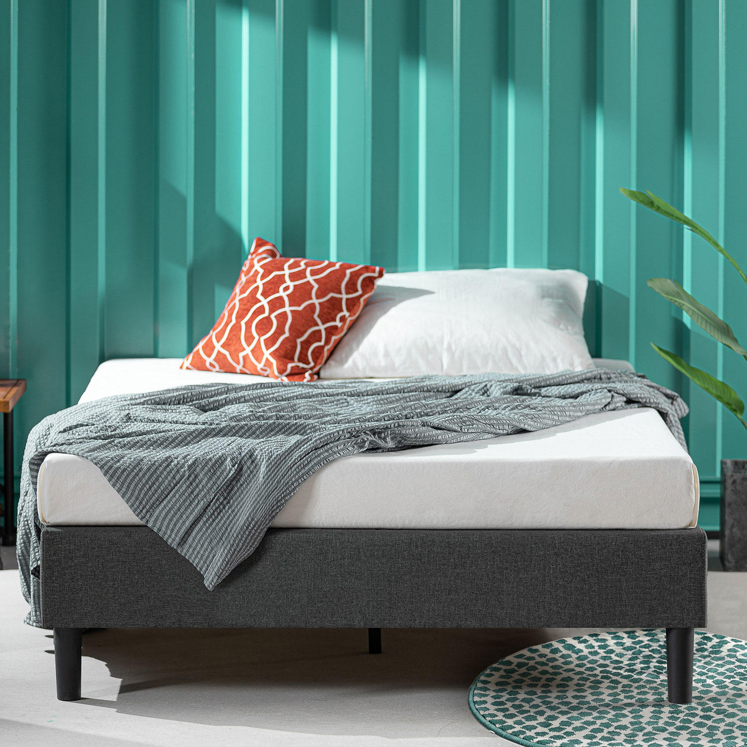 Night Therapy Grey Essential Upholstered Platform Bed - Queen:- Queen