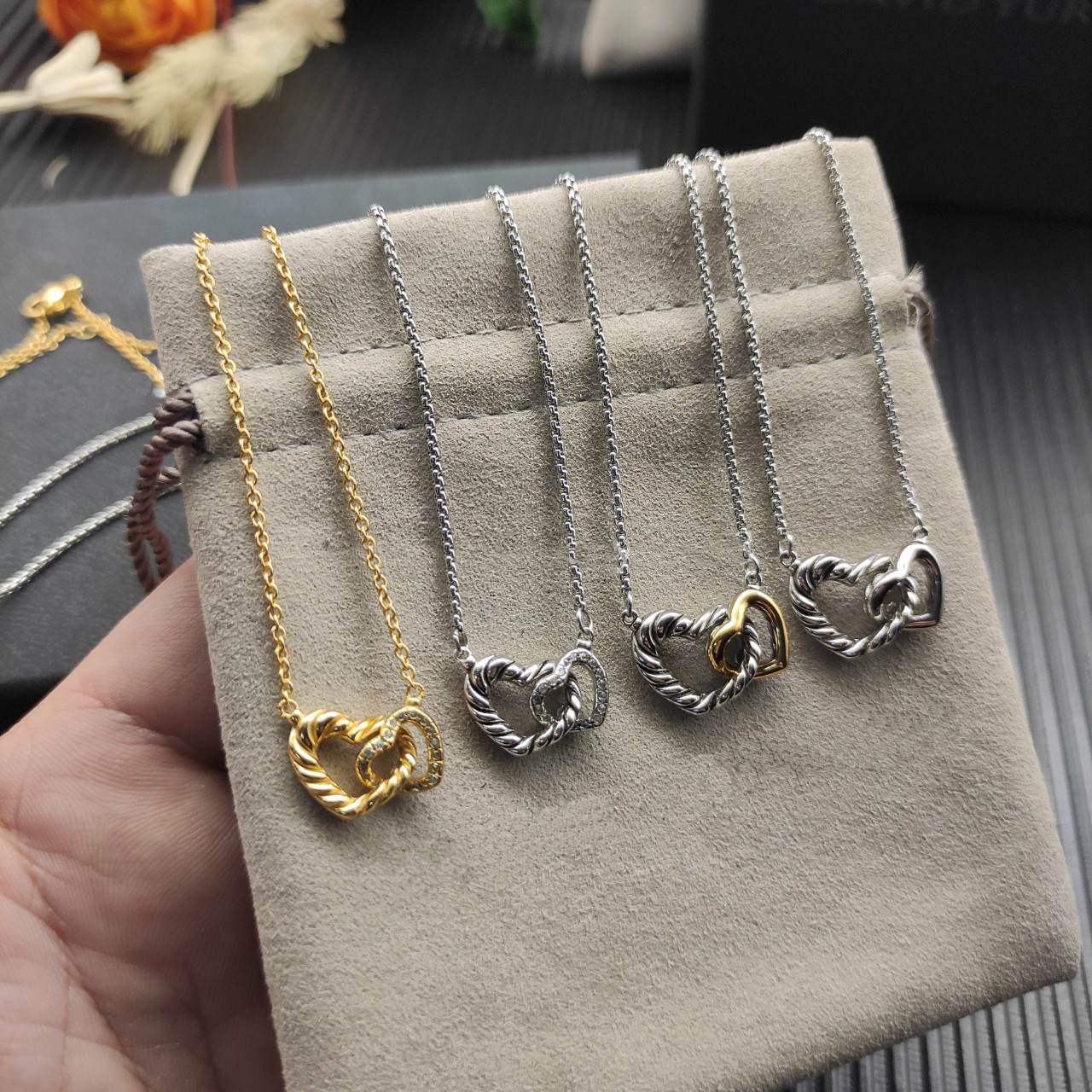 2025 DY Hearts Necklace Designer Women Men Luxury Necklaces Color Separation Rope Jewlery Iced Out Entwined Loops Design Personalized sunflower Roun
