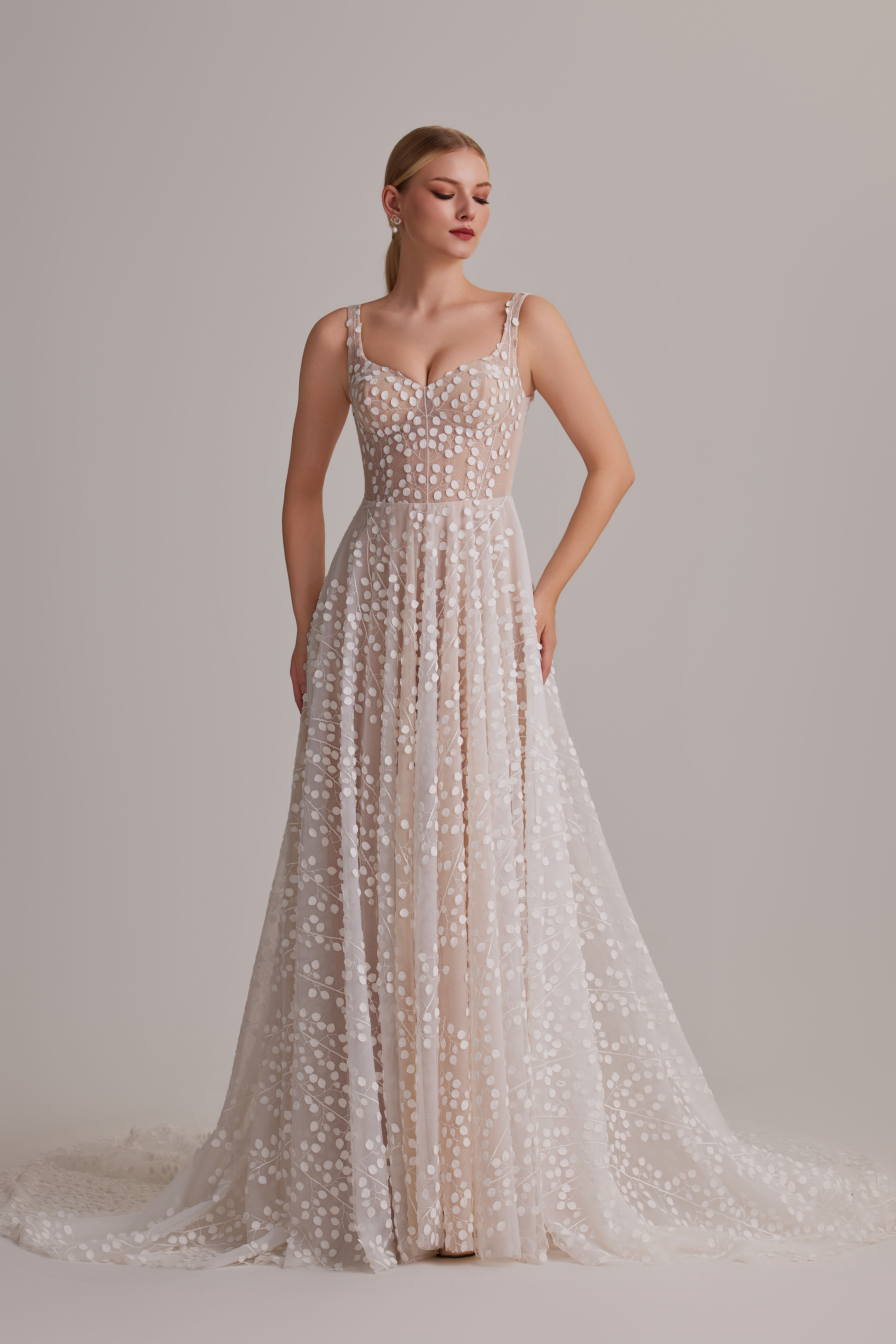 Beautiful Wave Point Wedding Dress: Interpreting the Light and Dynamic Wedding Style