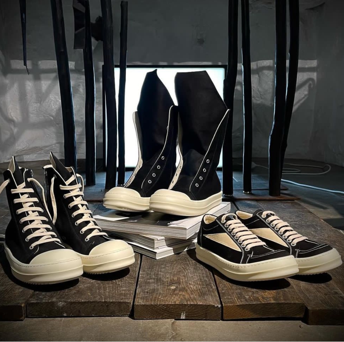 Designer Men boots luxury black boots for women High Low Top shoe Woman Leather sneaker milk flavor Flat-Bottom shoe Stitching Up Couple Leathers Ru