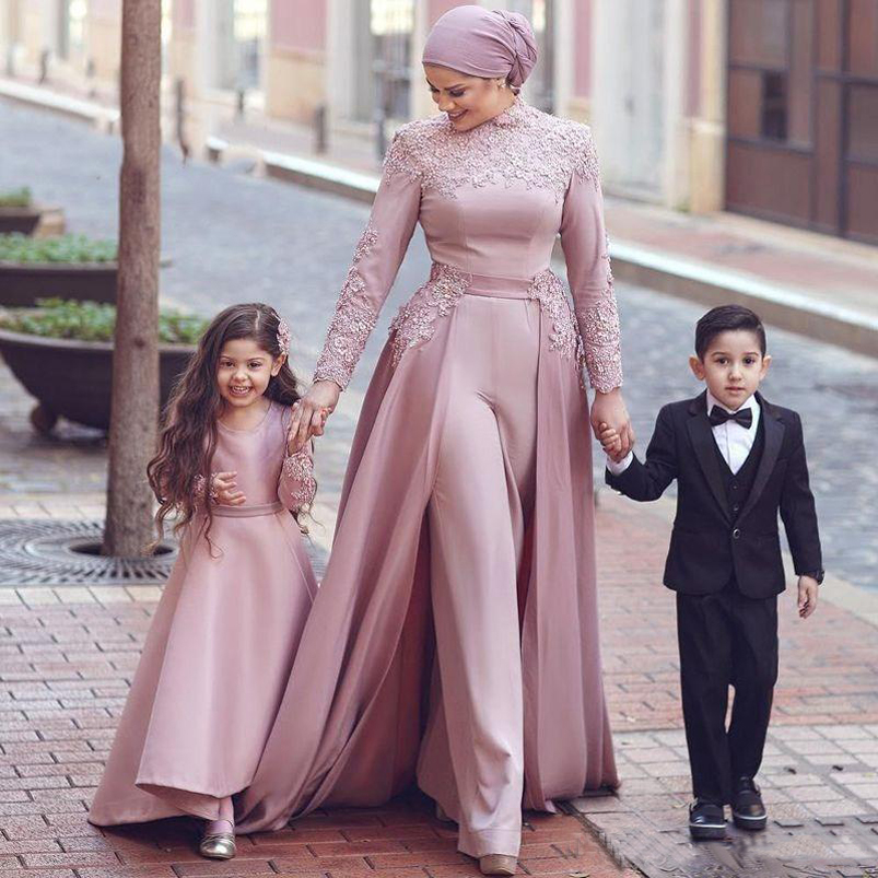 High Neck Muslim A Line Long Sleeves Lace Evening Dresses Appliqued Sweep Train Froaml Prom Gowns
