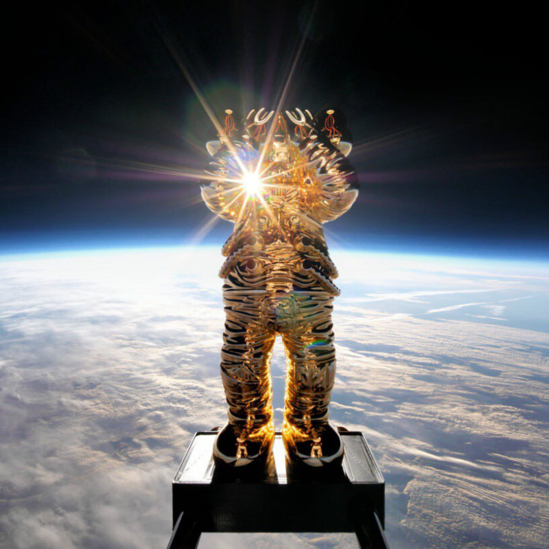 KAWS Original Fake mand space Action toy Figures astronaut 30cm pvc doll Collection of tabletop ornaments decoration