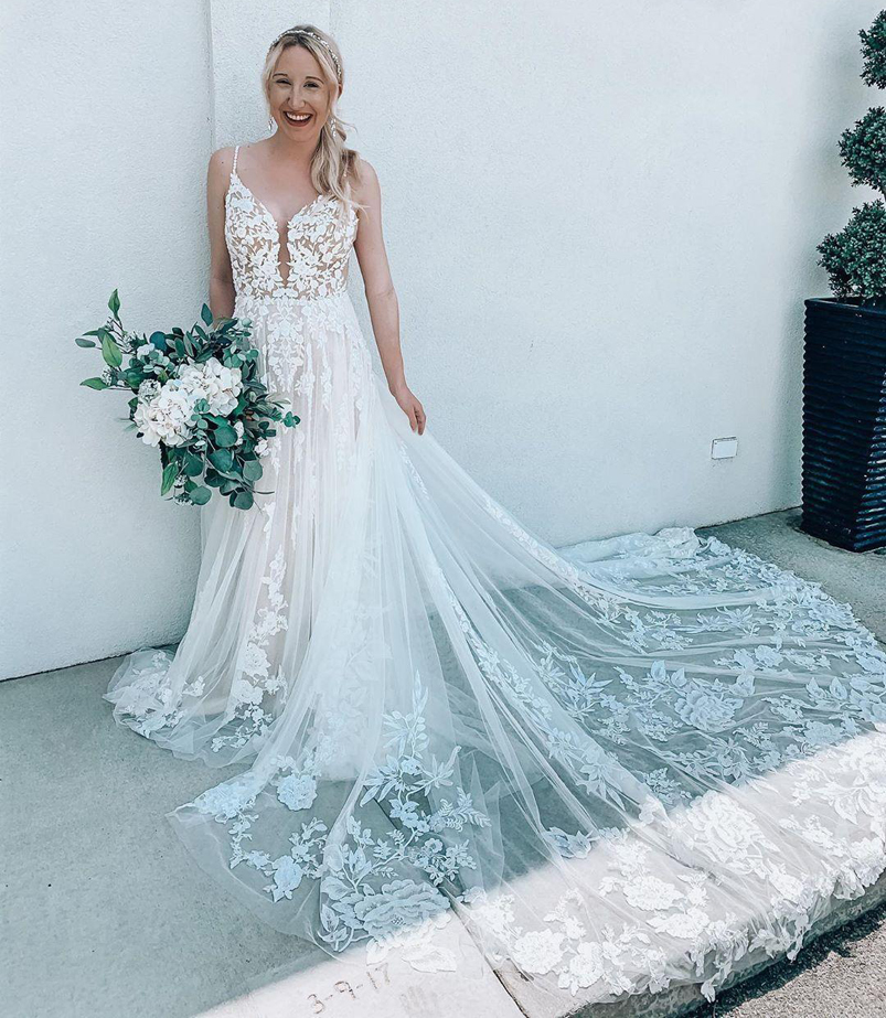Vintage Spaghetti A Line Lace Wedding Dresses with Appliques Court Train Backless Plus Size Aso Ebi Beach Bridal Gowns